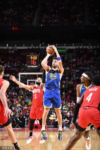 球员走进校 球员走进校