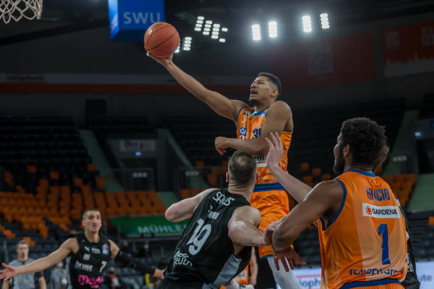 是他们坚持 是他们坚持